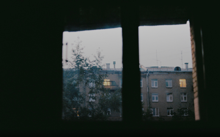 Vizinha muito à vontade