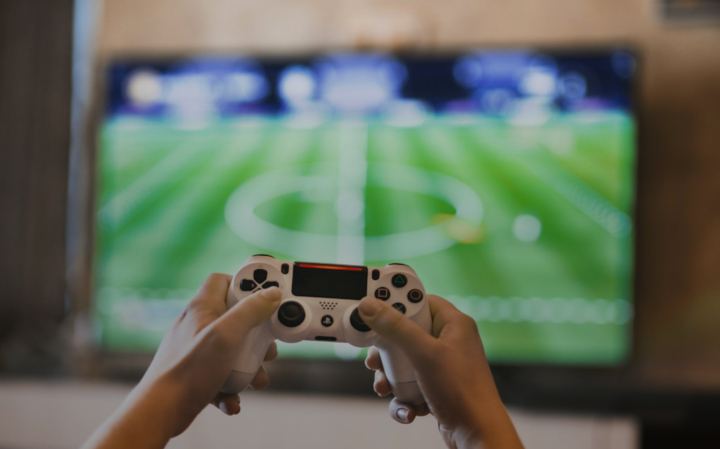 Futebol ou jantar romântico?